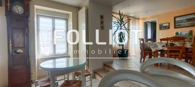 Maison - 200 m² - 8 pièces