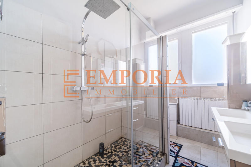 Appartement - 155 m² - 6 pièces