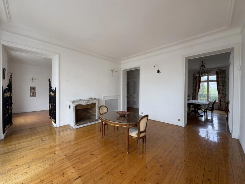 Appartement - 239 m² - 6 pièces