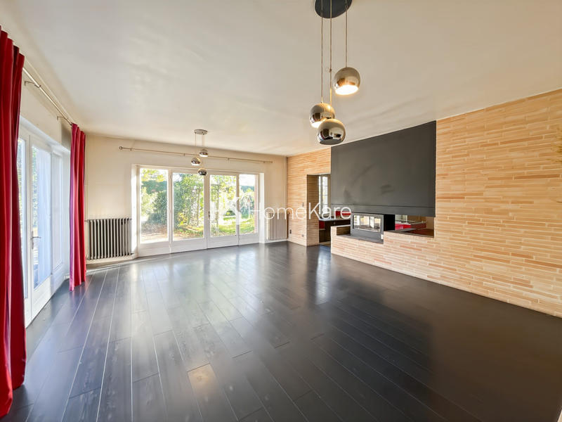 Maison - 327 m² - 7 pièces