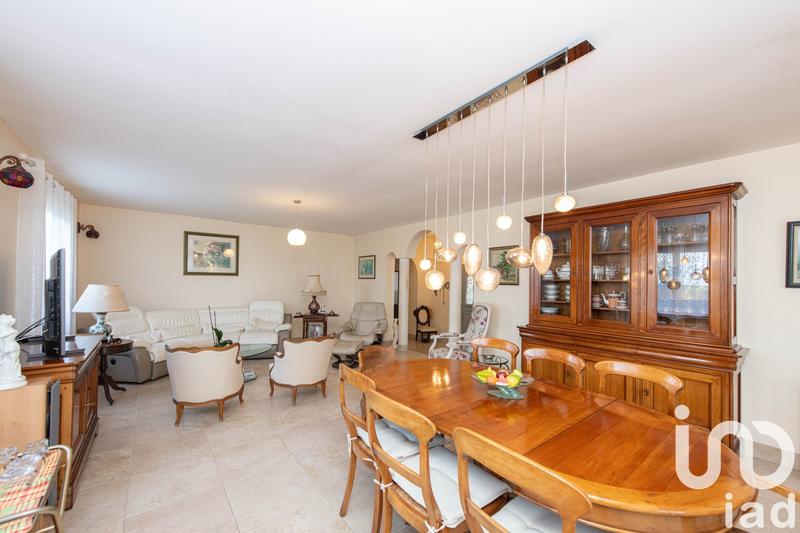 Maison - 180 m² - 5 pièces