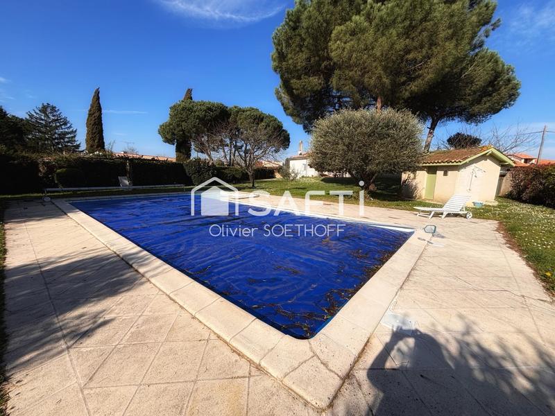 Maison - 220 m² - 8 pièces