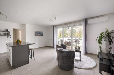 Appartement - 79 m² - 4 pièces