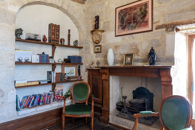 Maison - 317 m² - 12 pièces