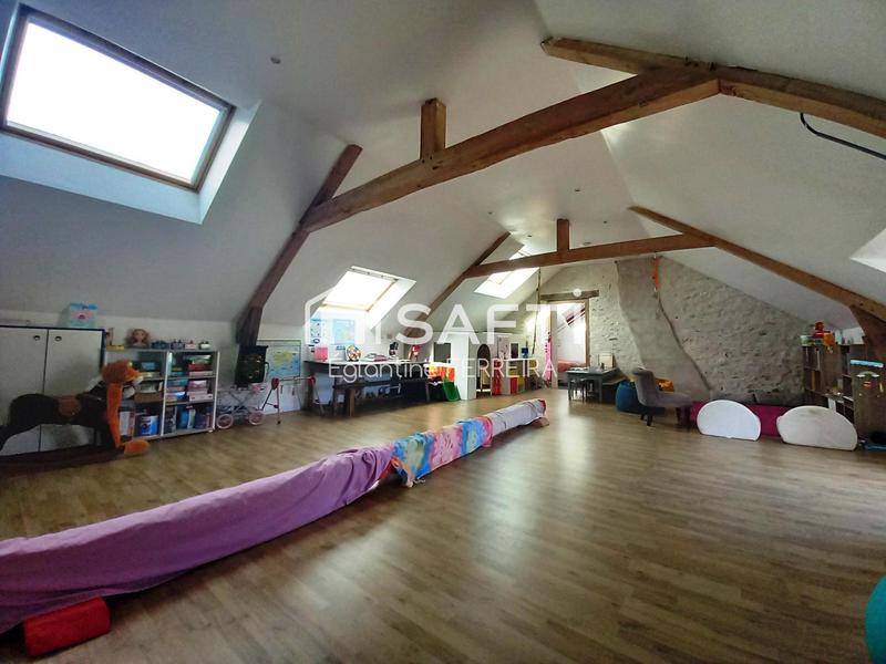 Maison - 566 m² - 15 pièces