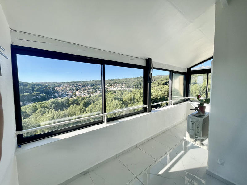 Appartement - 92 m² - 5 pièces