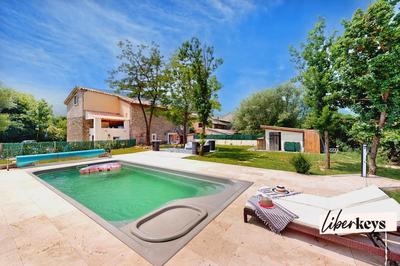 Maison de campagne - 250 m² - 5 pièces