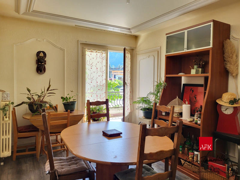 Appartement - 99 m² - 4 pièces