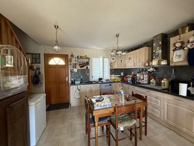 Maison - 90 m² - 5 pièces