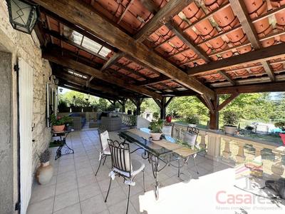 Maison en pierre - 193 m² - 8 pièces