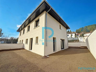 Maison - 101 m² - 4 pièces