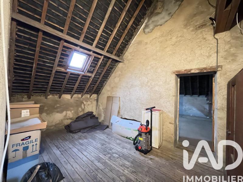 Maison - 239 m² - 9 pièces