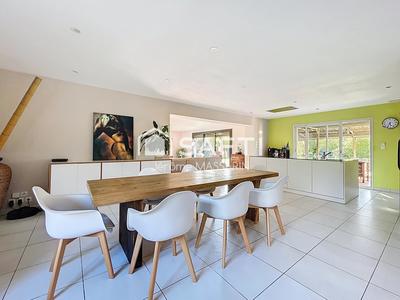 Villa - 176 m² - 6 pièces