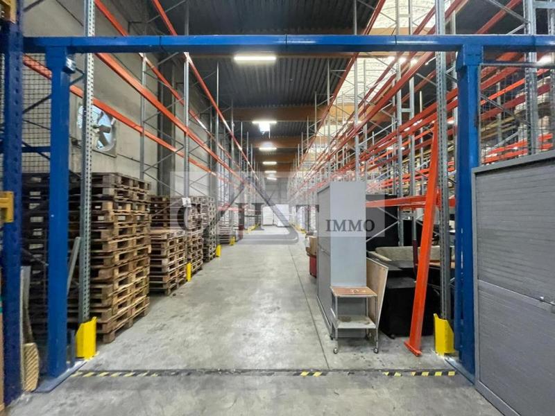 Entrepôt - 5 023 m²