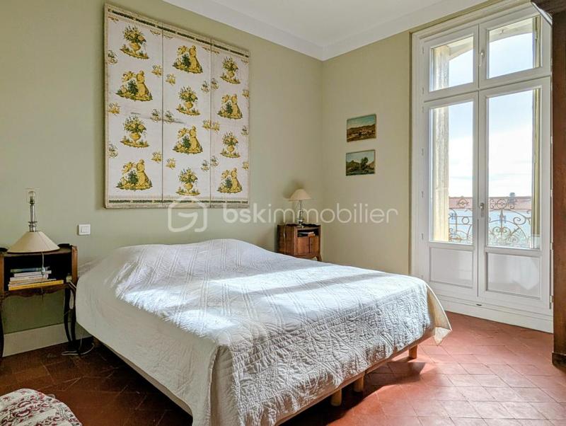 Maison de maîtres - 384 m² - 12 pièces