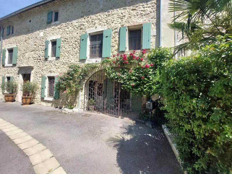 Maison de village - 267 m² - 10 pièces