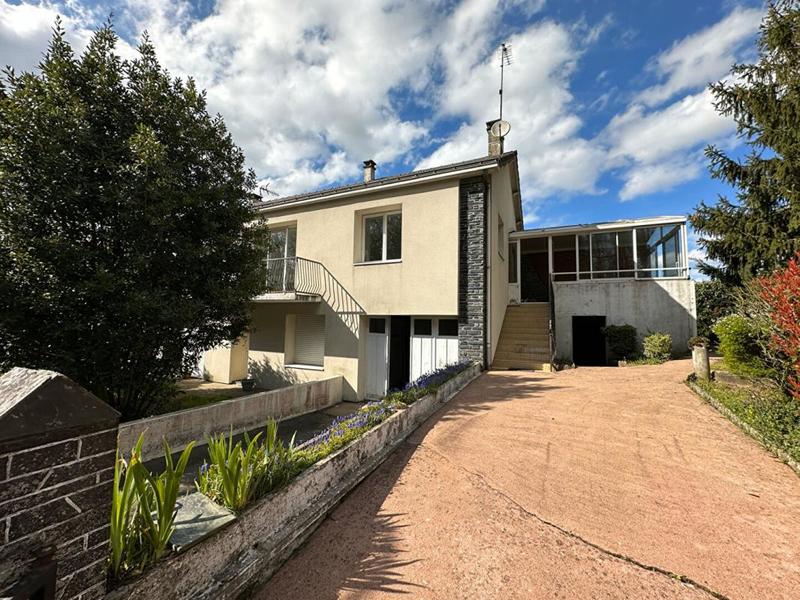 Maison - 175 m² - 13 pièces