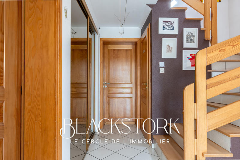 Maison - 202 m² - 6 pièces