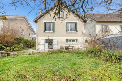 Maison - 137 m² - 6 pièces
