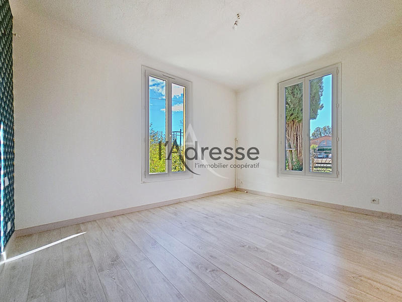 Villa - 100 m² - 5 pièces