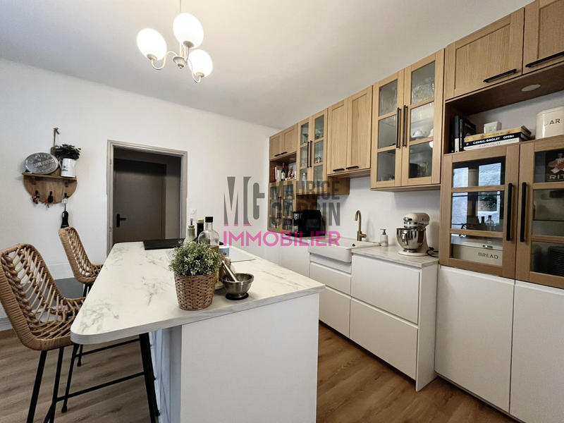 Maison - 180 m² - 6 pièces