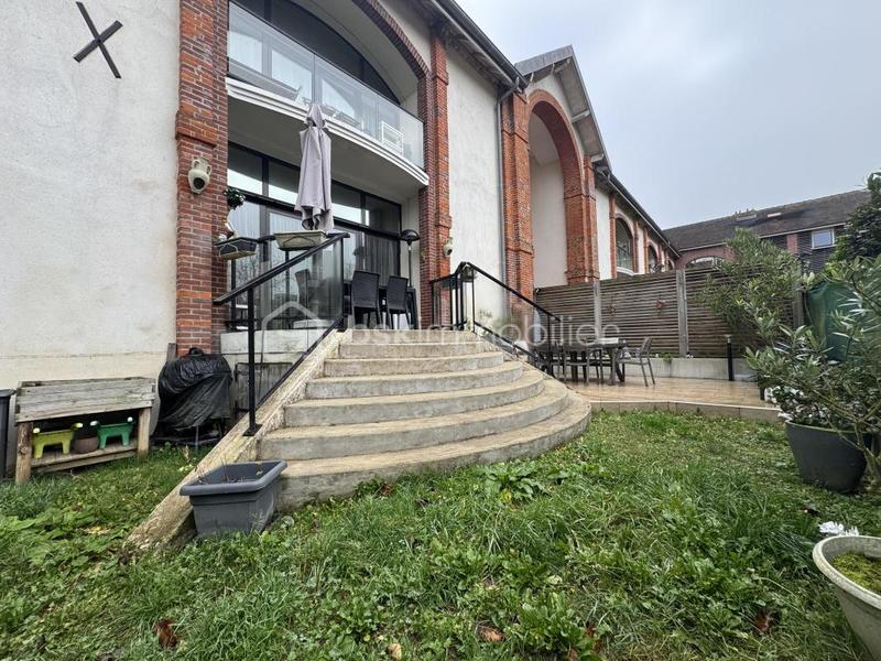 Appartement - 99 m² - 4 pièces