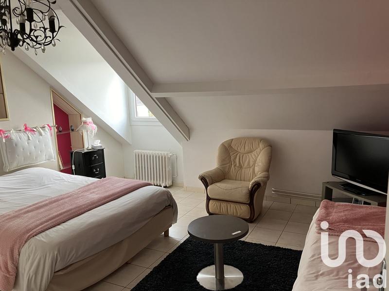 Maison - 233 m² - 7 pièces