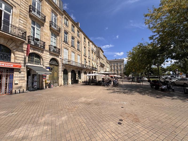 Appartement - 202 m² - 8 pièces