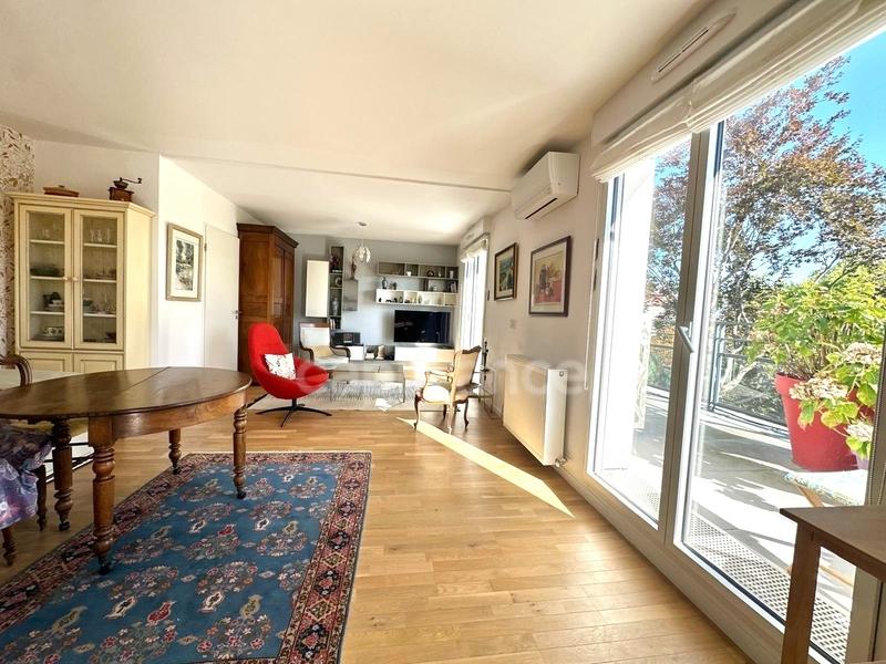 Appartement - 96 m² - 4 pièces