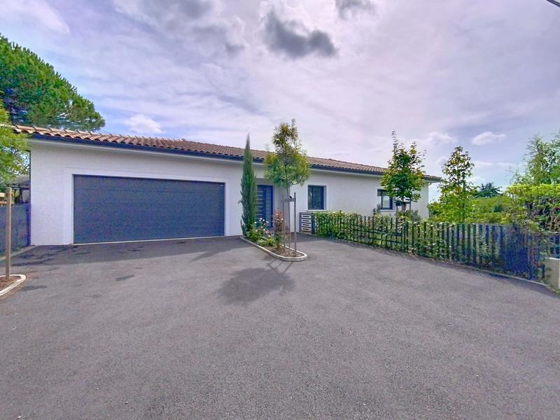 Maison contemporaine - 204 m² - 5 pièces