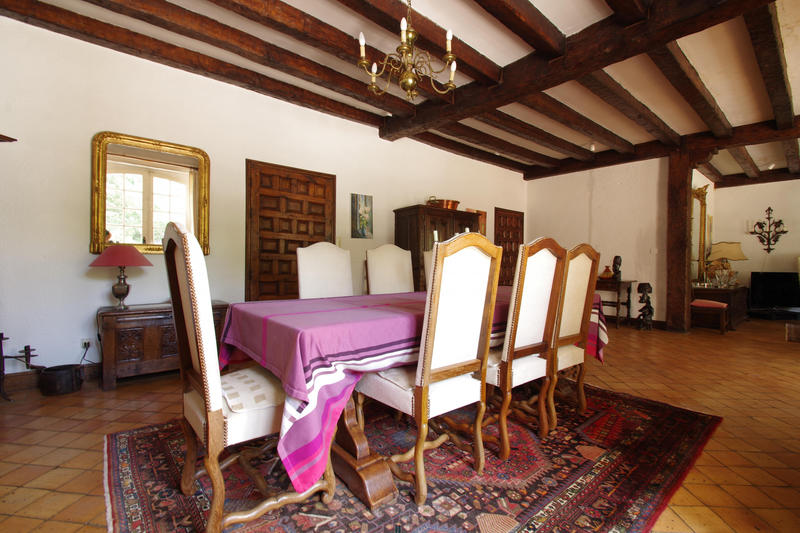 Maison - 307 m² - 10 pièces