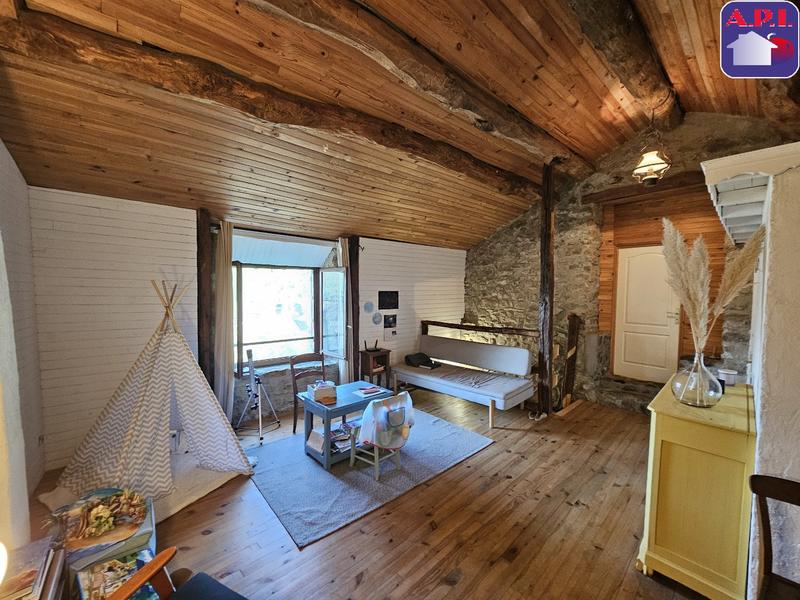 Maison - 94 m² - 3 pièces