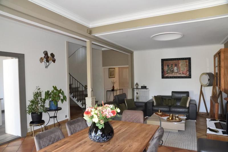 Maison bourgeoise - 250 m² - 6 pièces