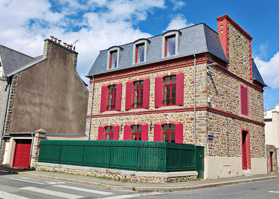 Maison - 262 m² - 11 pièces