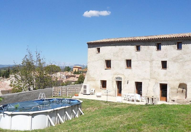 Maison - 300 m² - 5 pièces