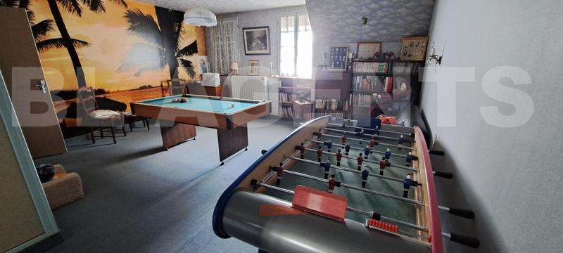 Maison traditionnelle - 167 m² - 6 pièces