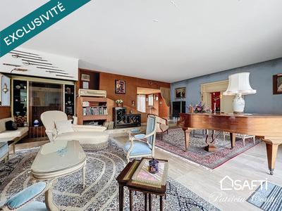 Maison - 460 m² - 11 pièces