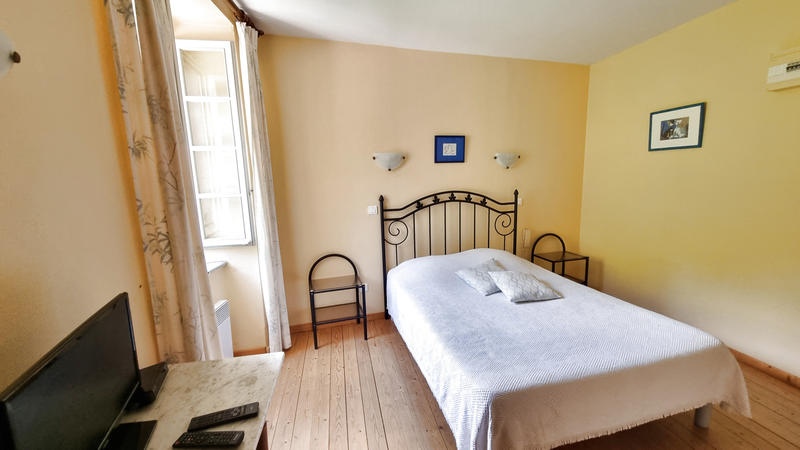 Maison - 324 m² - 12 pièces