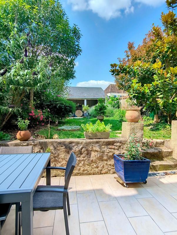 Maison - 201 m² - 9 pièces