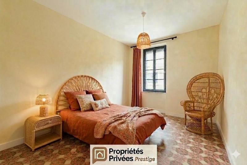 Propriété - 202 m² - 6 pièces