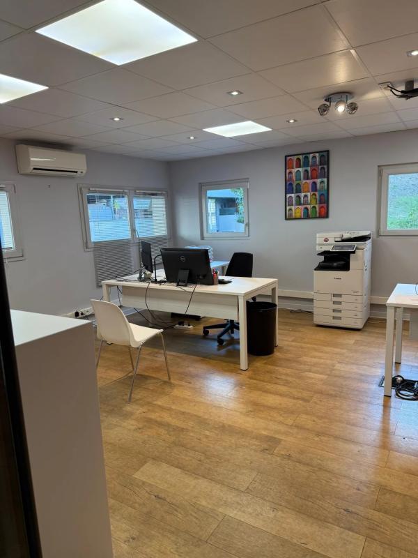 Bureau - 97 m²
