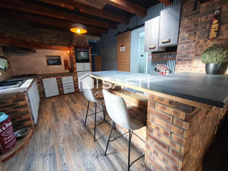 Maison - 98 m² - 4 pièces