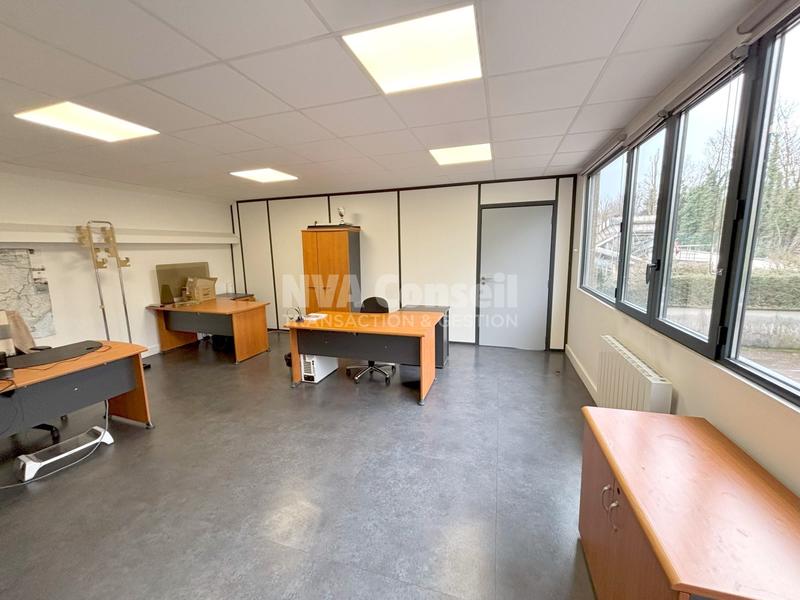 Local d'activités - 930 m²