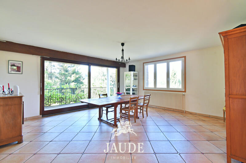 Maison - 221 m² - 10 pièces