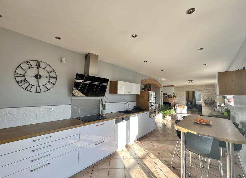 Villa - 192 m² - 8 pièces