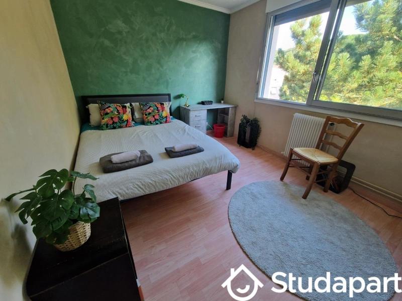 Chambre - 11 m² - 1 pièce