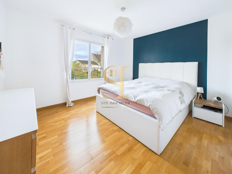 Maison - 211 m² - 9 pièces