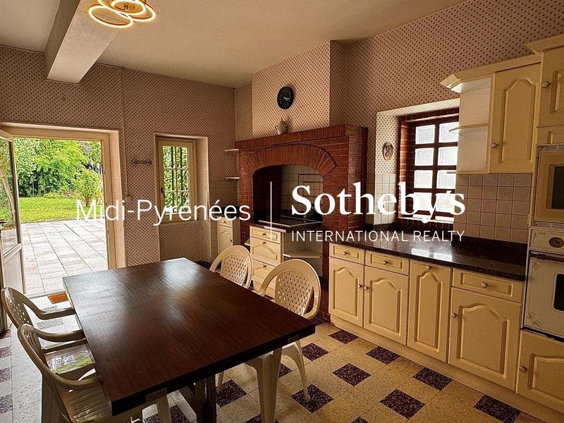 Maison - 299 m² - 8 pièces