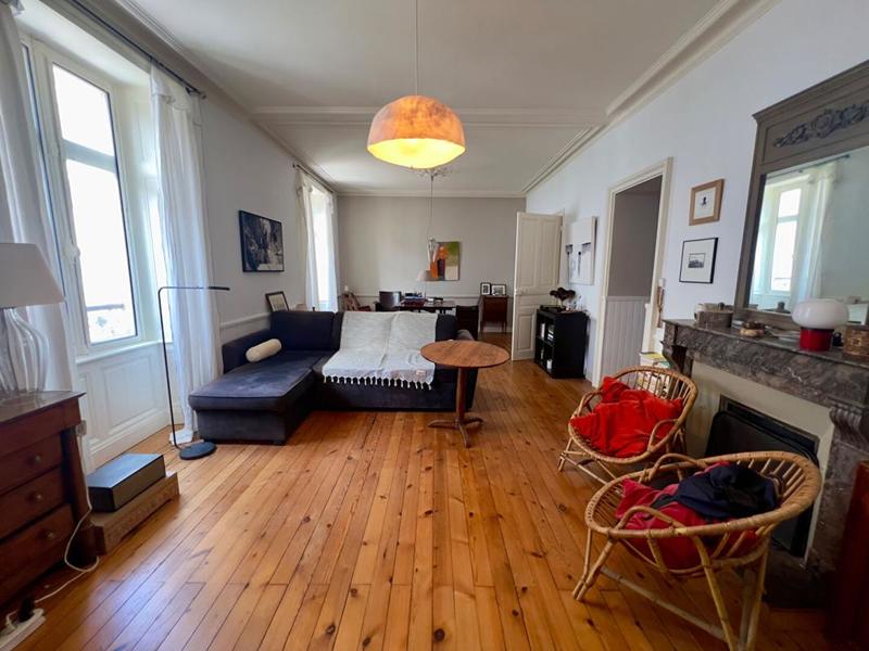 Appartement - 85 m² - 3 pièces