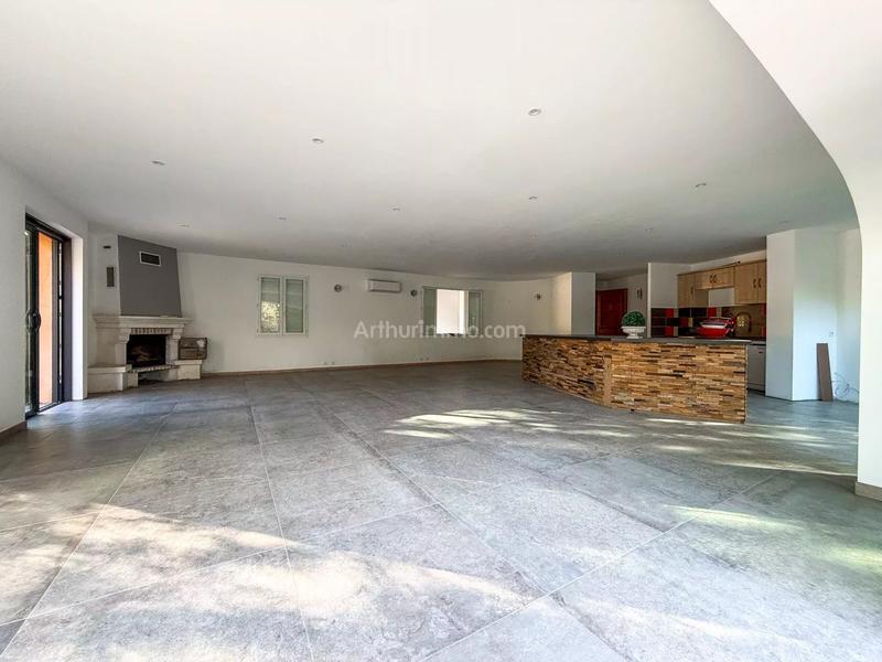 Maison - 174 m² - 5 pièces